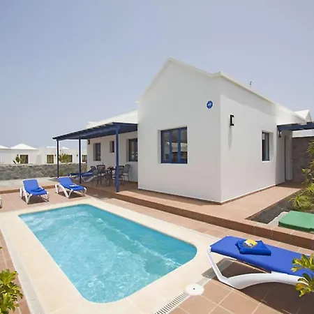 Playa Blanca Sleeps 6 Pool Wifi *